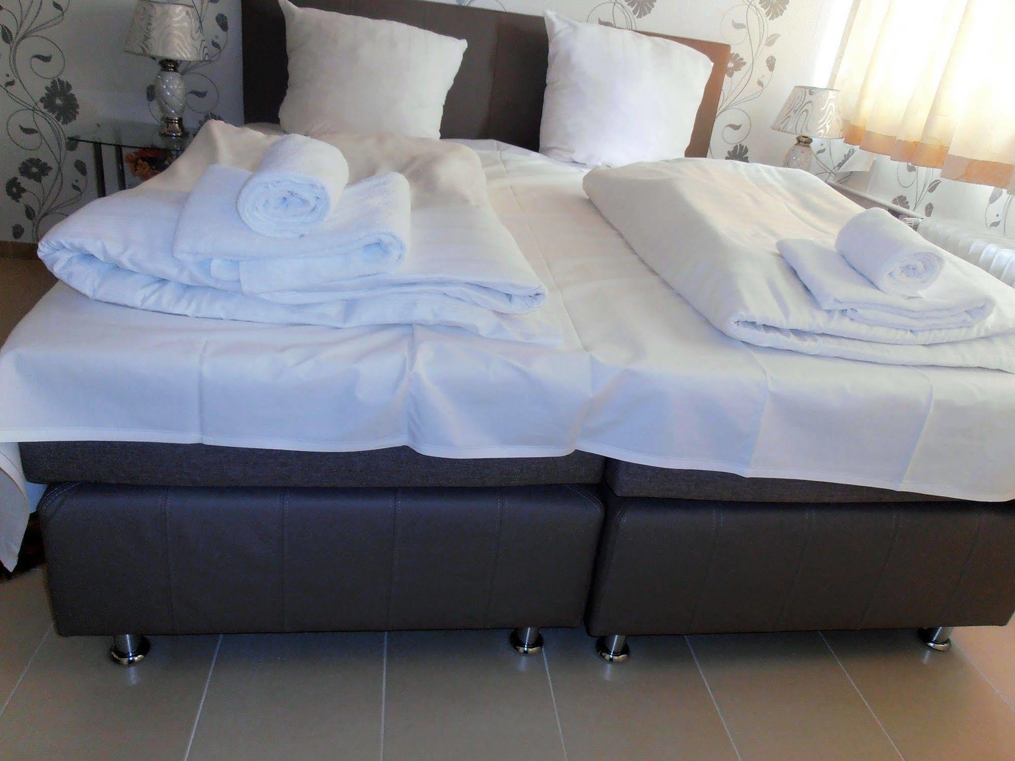 Hotel Royal บาดซัลซูเฟลน ภายนอก รูปภาพ