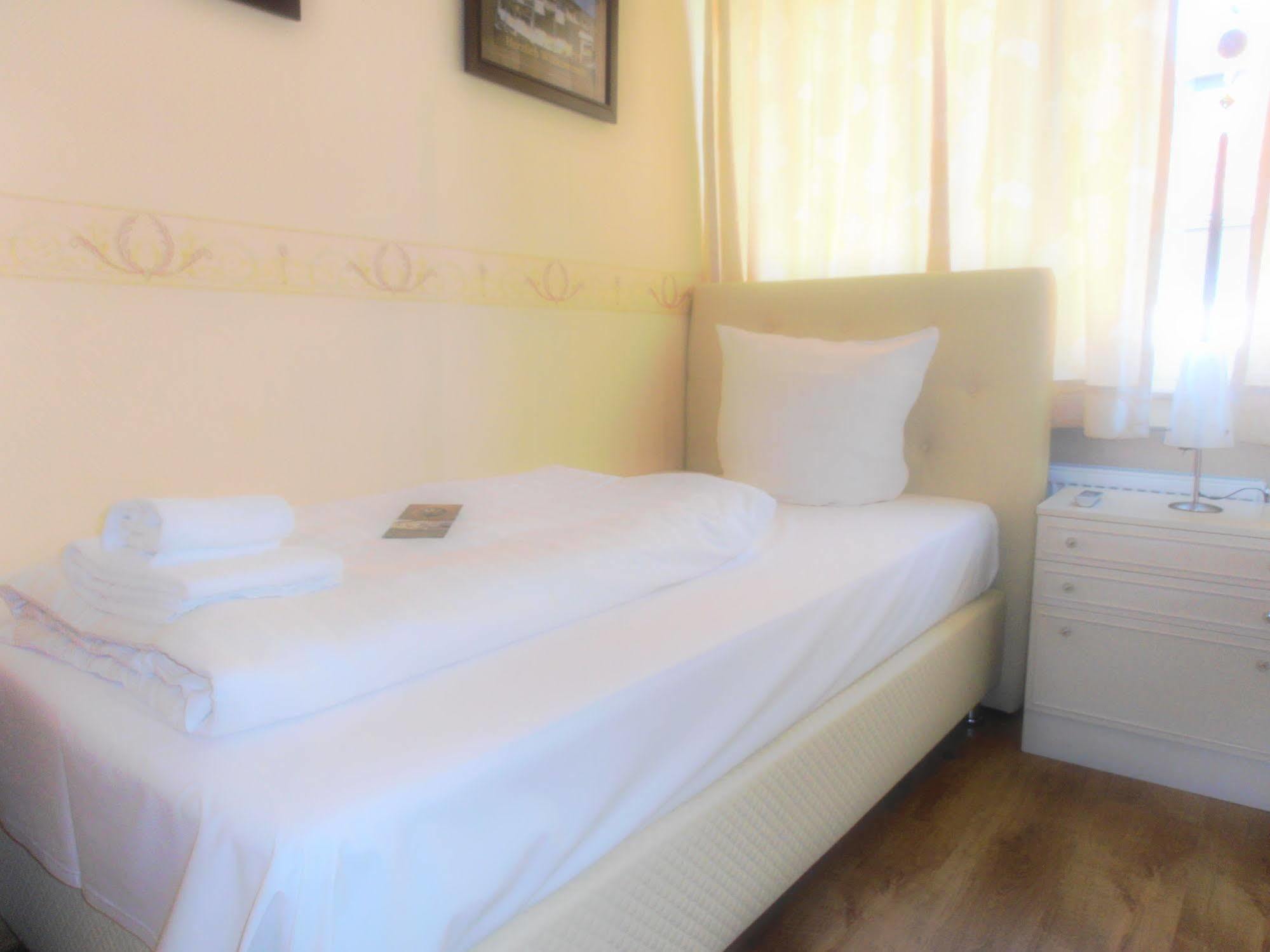 Hotel Royal บาดซัลซูเฟลน ภายนอก รูปภาพ