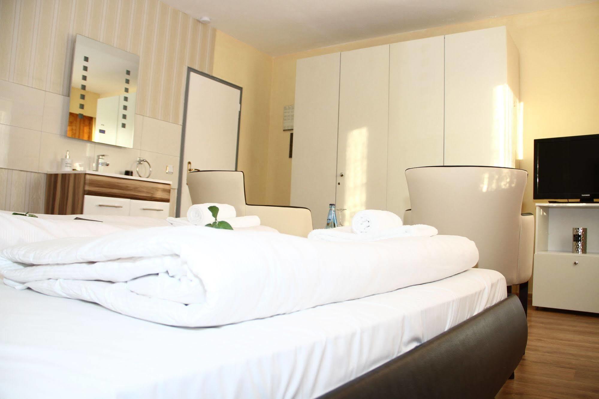 Hotel Royal บาดซัลซูเฟลน ภายนอก รูปภาพ